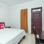Zen Rooms Seminyak Gang Rahayu